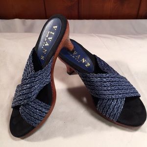 Women’s Vivanz casual heels. Size 6. Denim blue.
